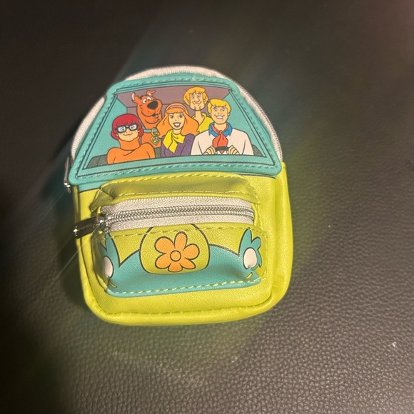 Scooby-Doo Mini Backpack Keychain - Picture 1 of 3
